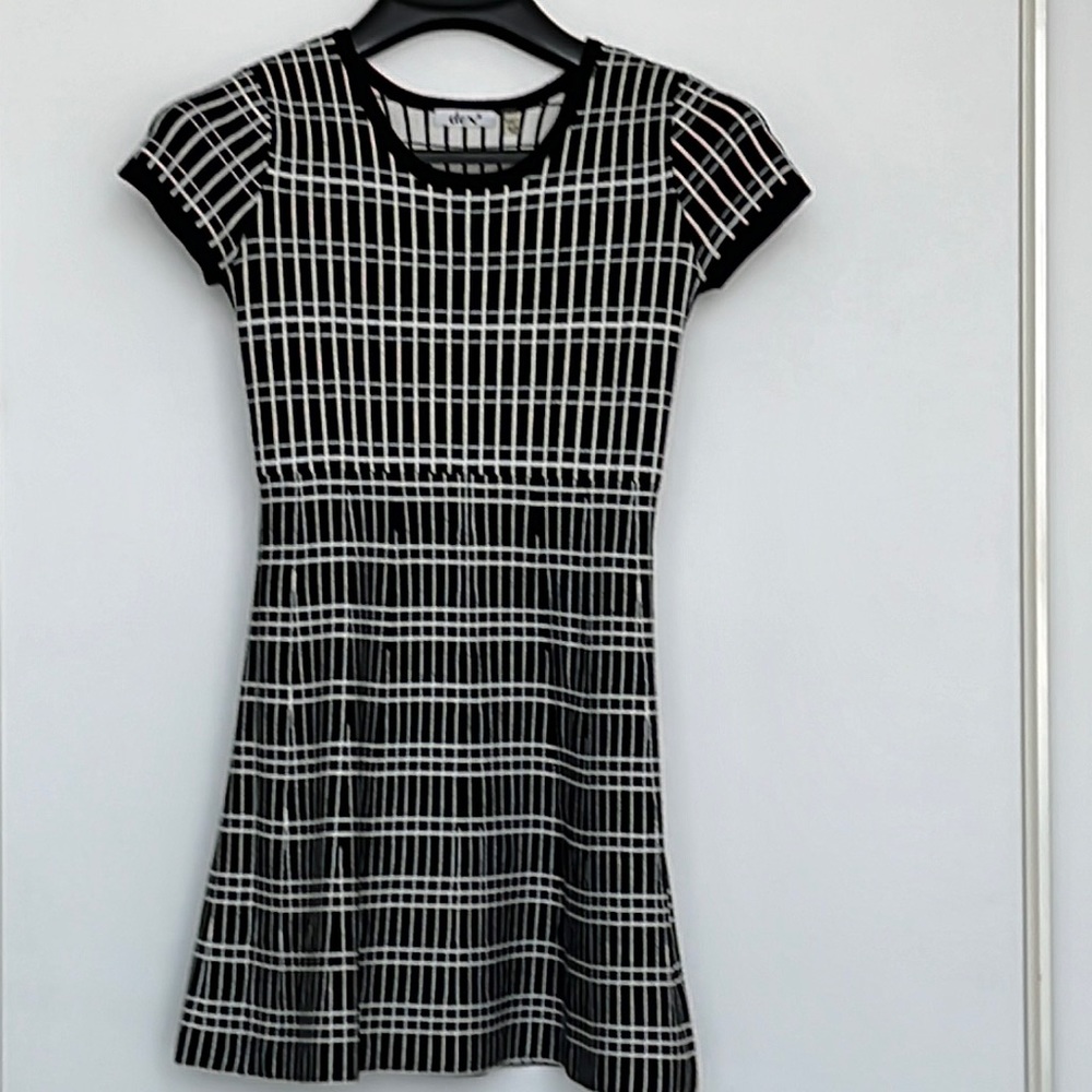 Dex Girls Dress Check Pattern Size M (10 years)